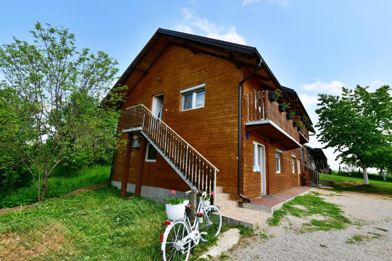 Apartments Laura Rakovica Ngoại thất bức ảnh