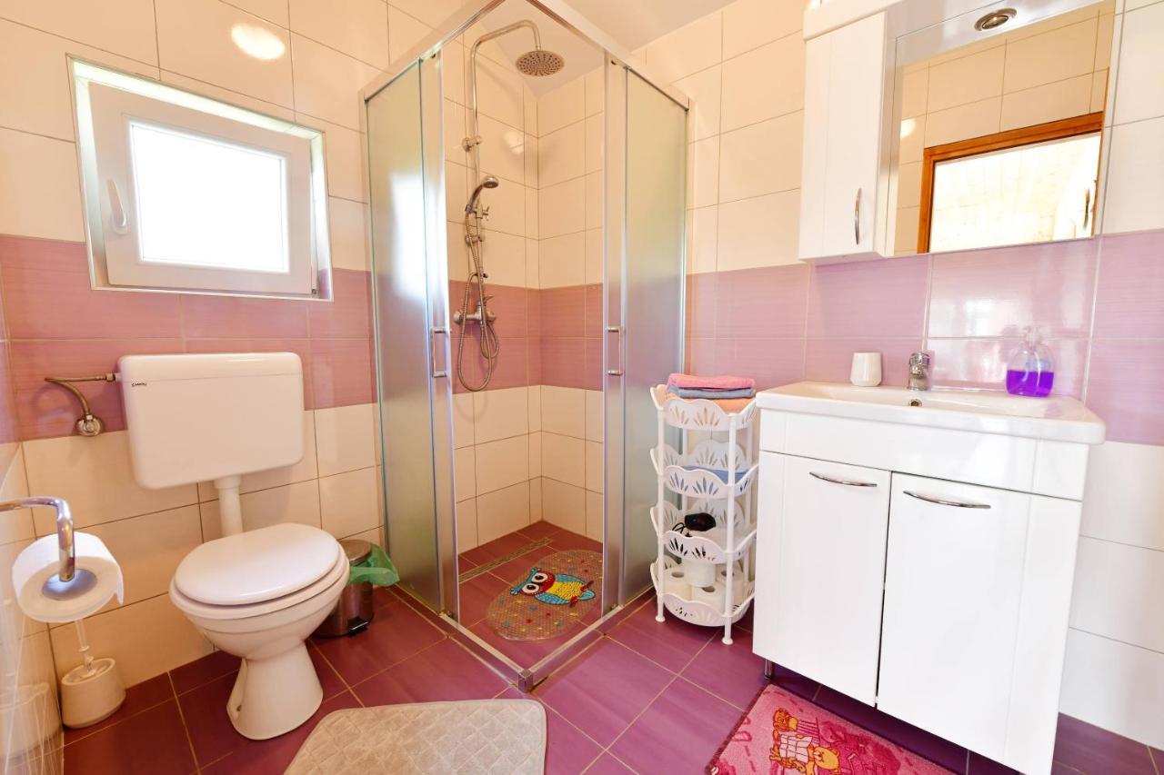 Apartments Laura Rakovica Ngoại thất bức ảnh