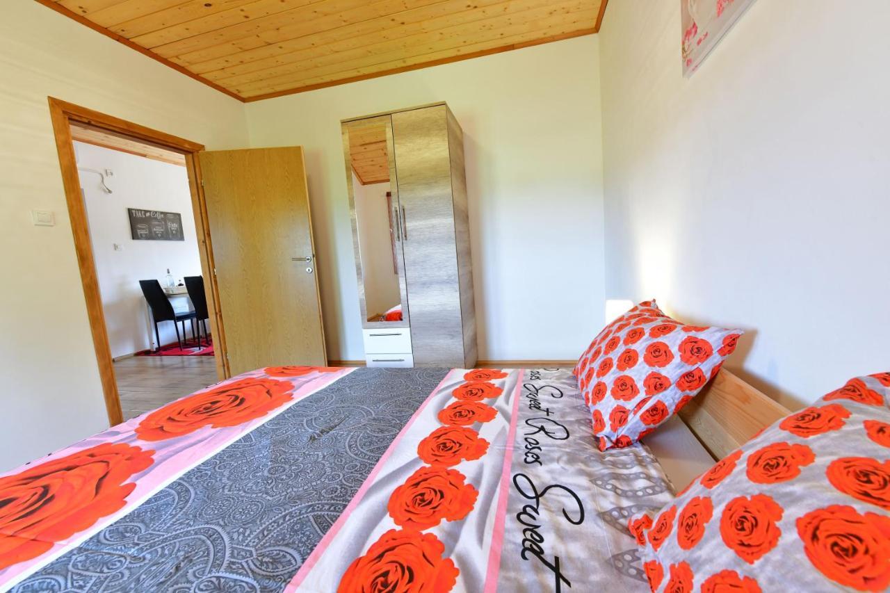 Apartments Laura Rakovica Ngoại thất bức ảnh