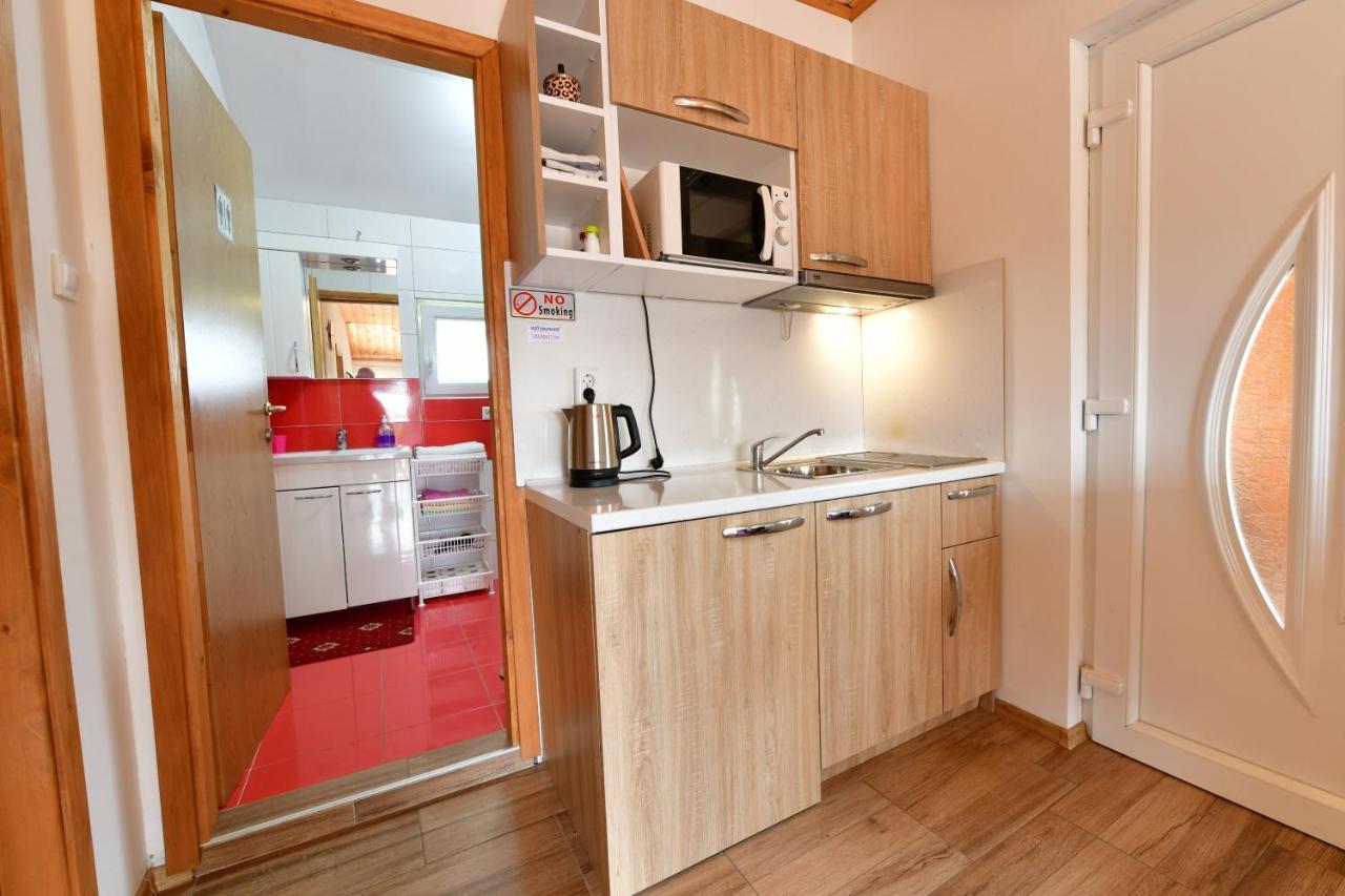 Apartments Laura Rakovica Ngoại thất bức ảnh