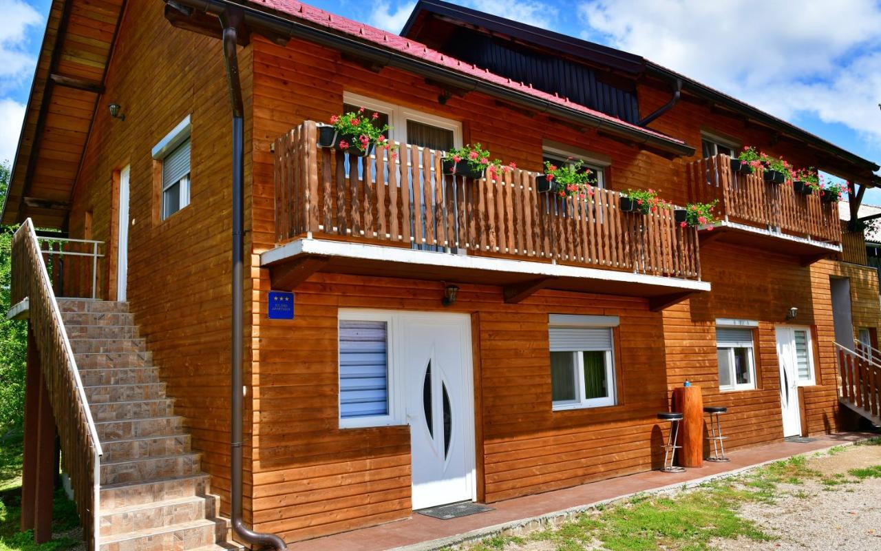 Apartments Laura Rakovica Ngoại thất bức ảnh