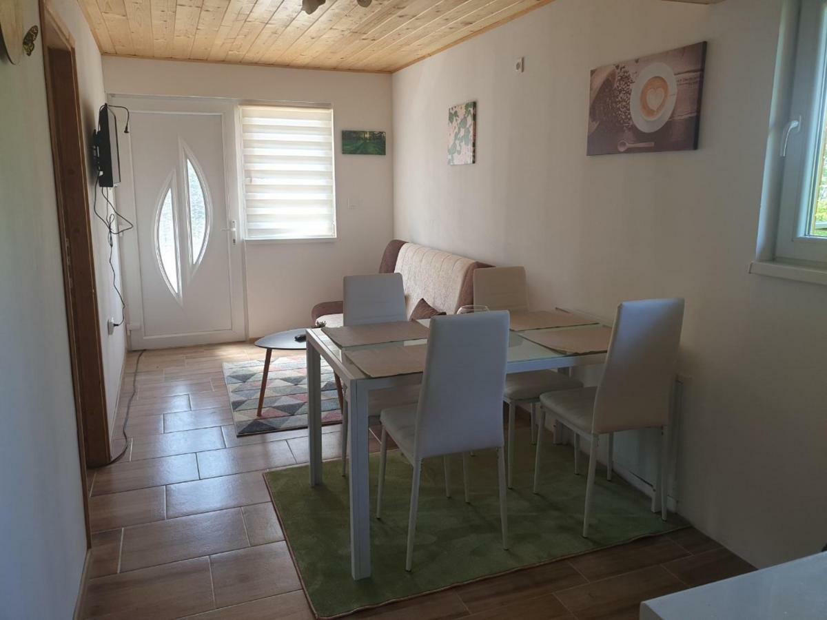 Apartments Laura Rakovica Ngoại thất bức ảnh
